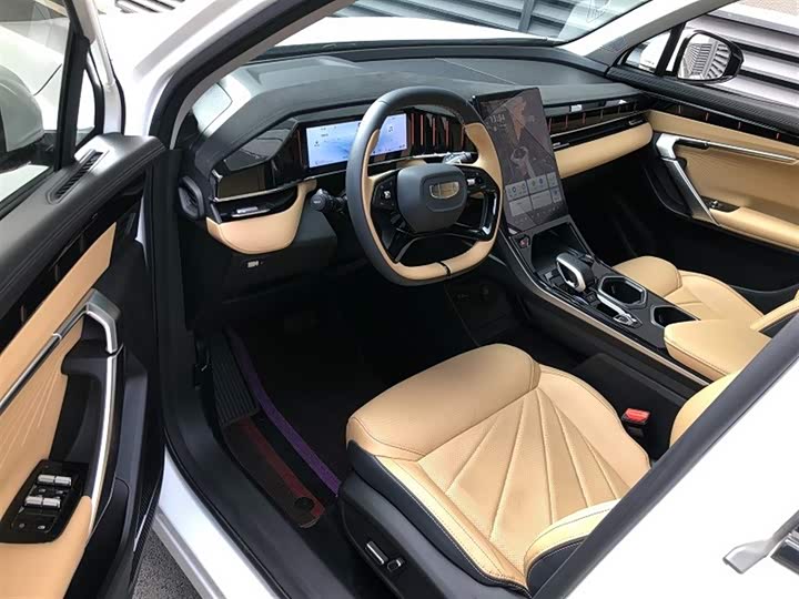 Фото 7 - Geely Atlas L