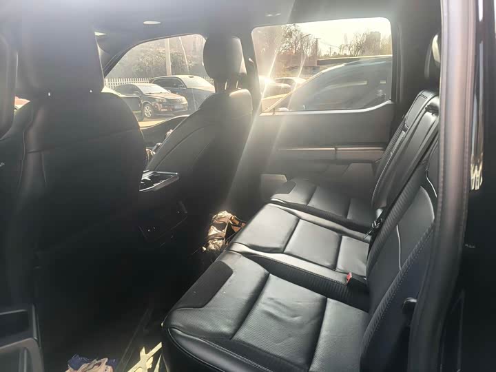 Фото 8 - Ford F-150 Raptor