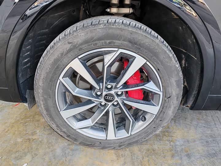 Фото 2 - Audi Q5L