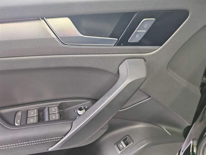 Фото 4 - Audi Q5L