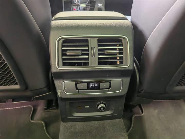 Фото 9 - Audi Q5L