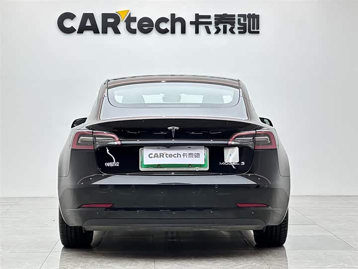 Фото 4 - Tesla Model 3