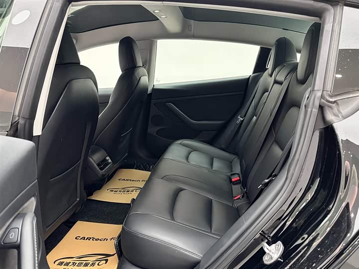 Фото 9 - Tesla Model 3