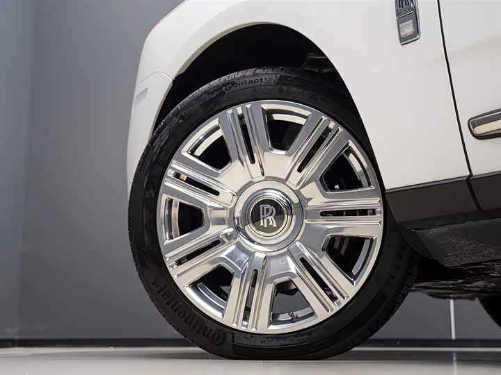 Фото 5 - Rolls-Royce Cullinan