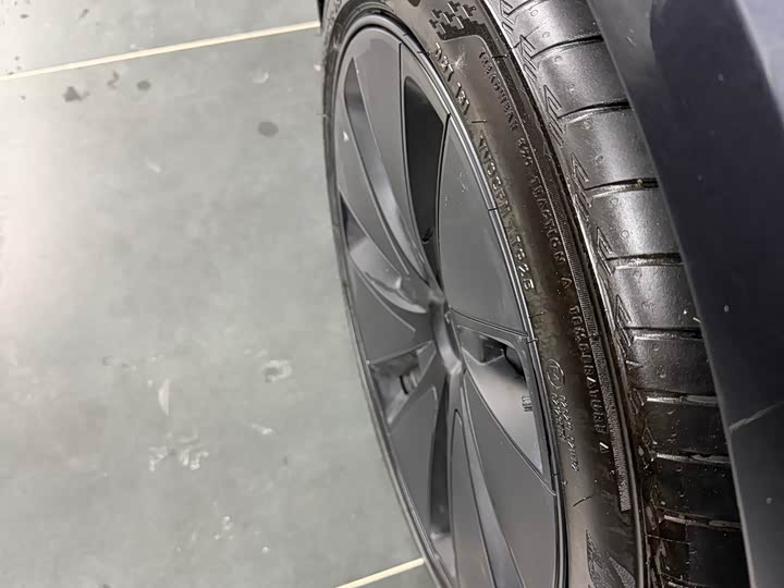 Фото 7 - Tesla Model 3