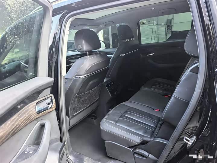 Фото 3 - Audi Q6