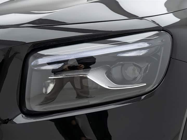 Фото 9 - Mercedes-Benz GLB-Class AMG