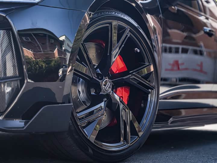 Фото 6 - Audi RS 6