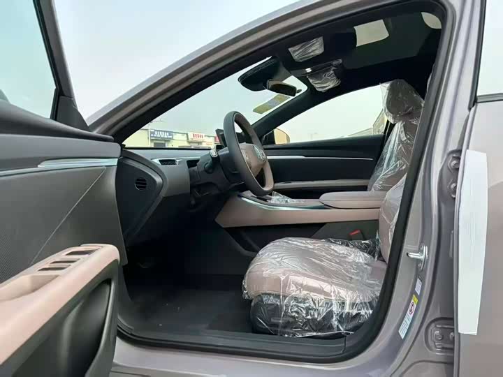 Фото 6 - XPeng Mona M03