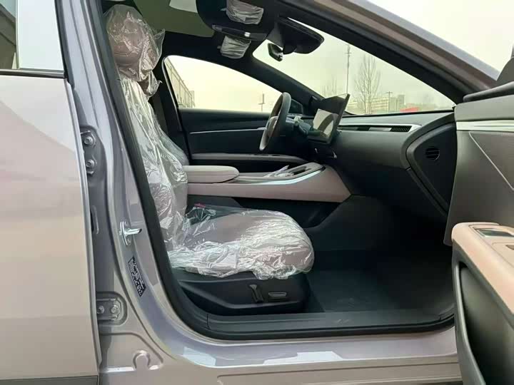 Фото 7 - XPeng Mona M03