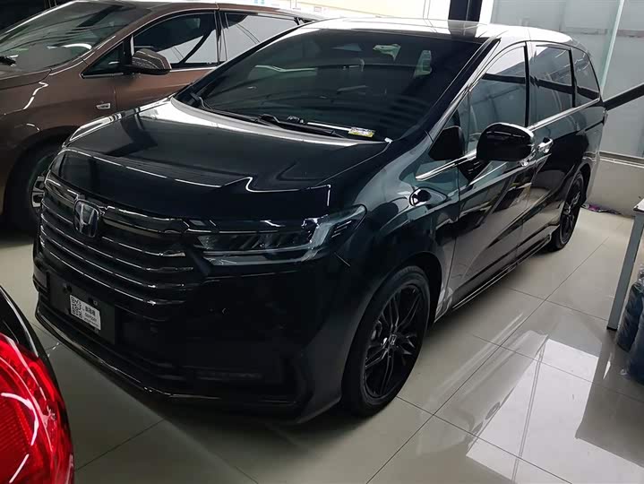 Фото 1 - Honda Odyssey