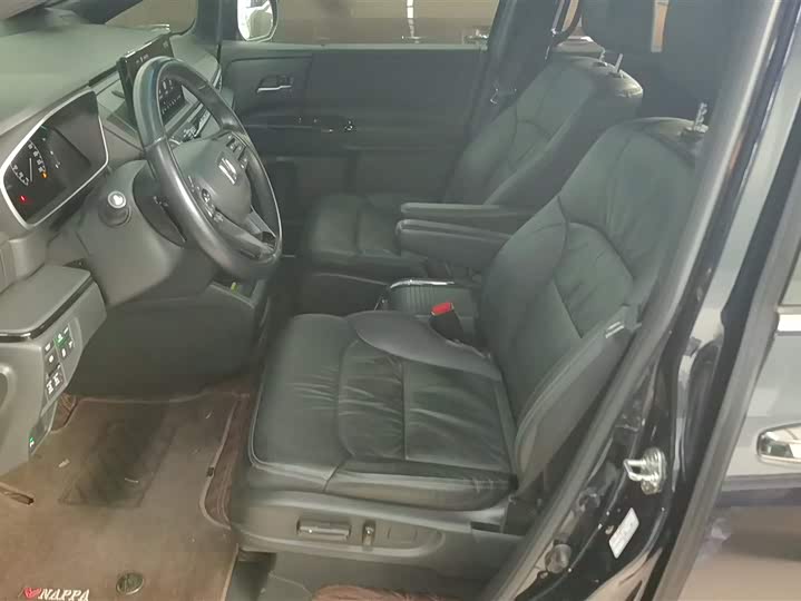 Фото 9 - Honda Odyssey