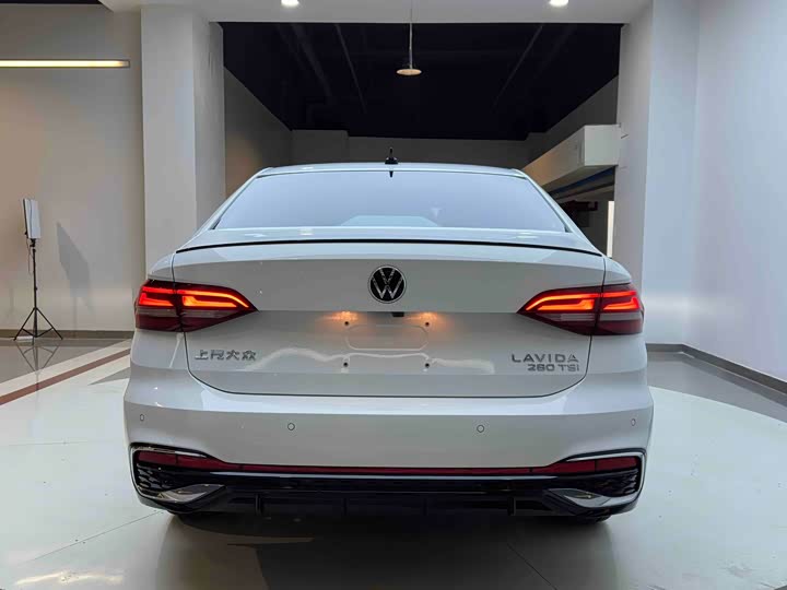 Фото 5 - Volkswagen Lavida