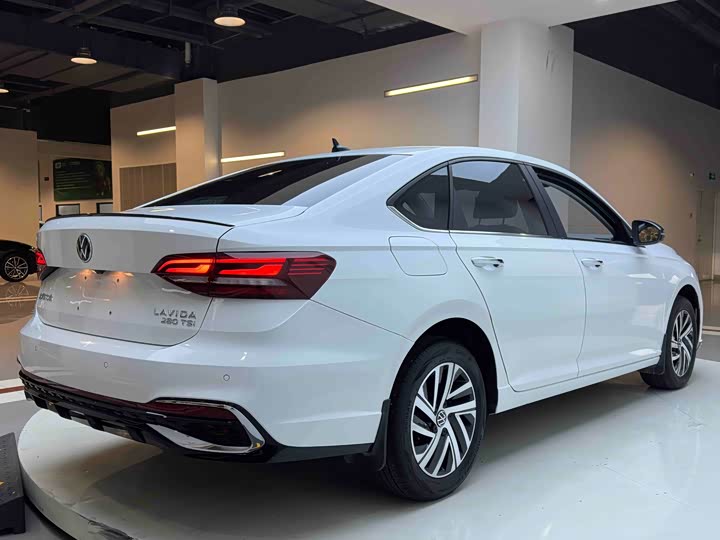 Фото 6 - Volkswagen Lavida