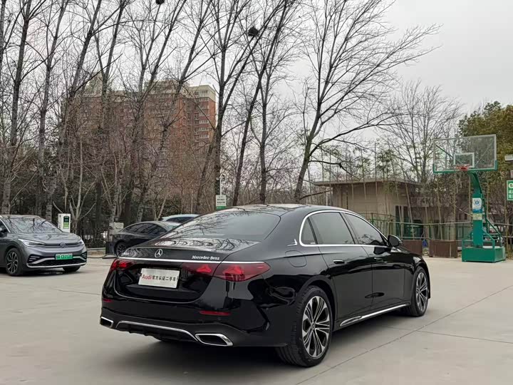 Photo 4 - Mercedes-Benz E-Class