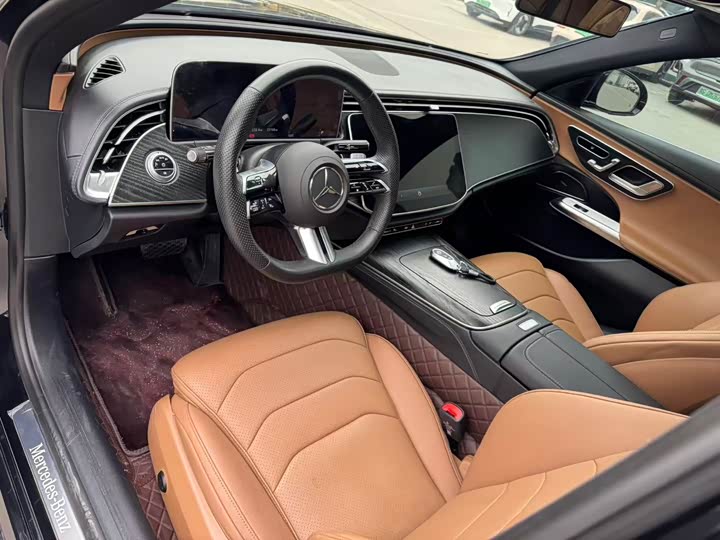 Photo 7 - Mercedes-Benz E-Class