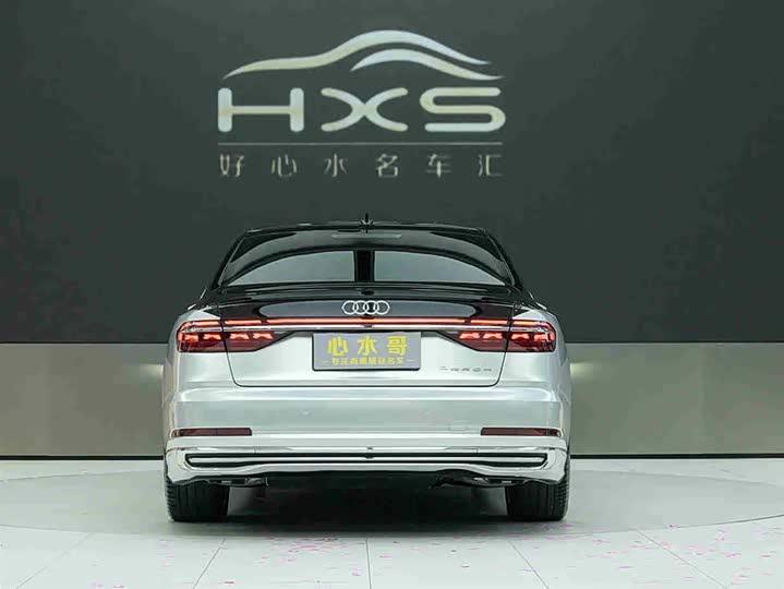 Фото 5 - Audi A8