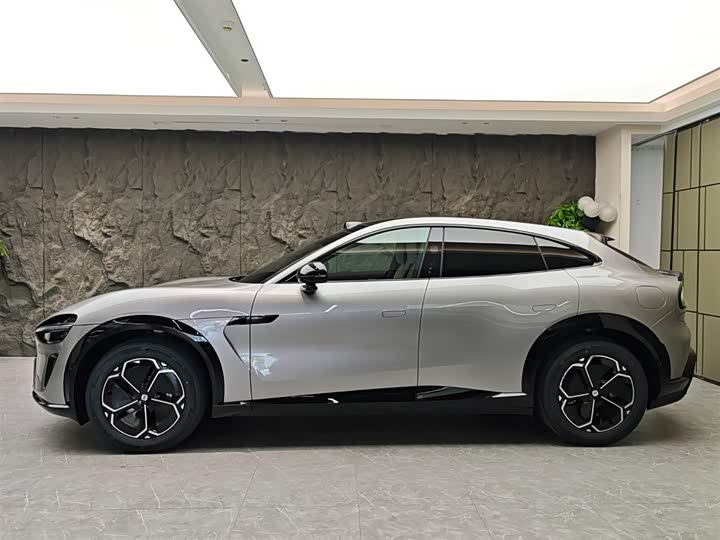 Фото 3 - Xiaomi YU7