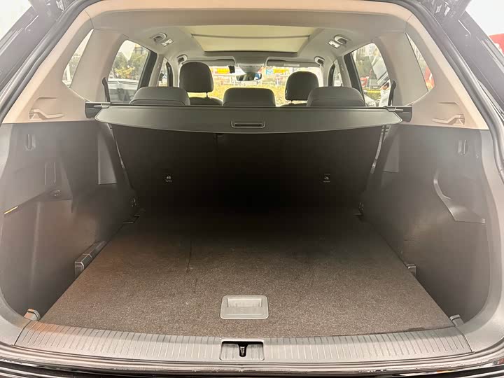 Фото 6 - Volkswagen Tiguan L Pro