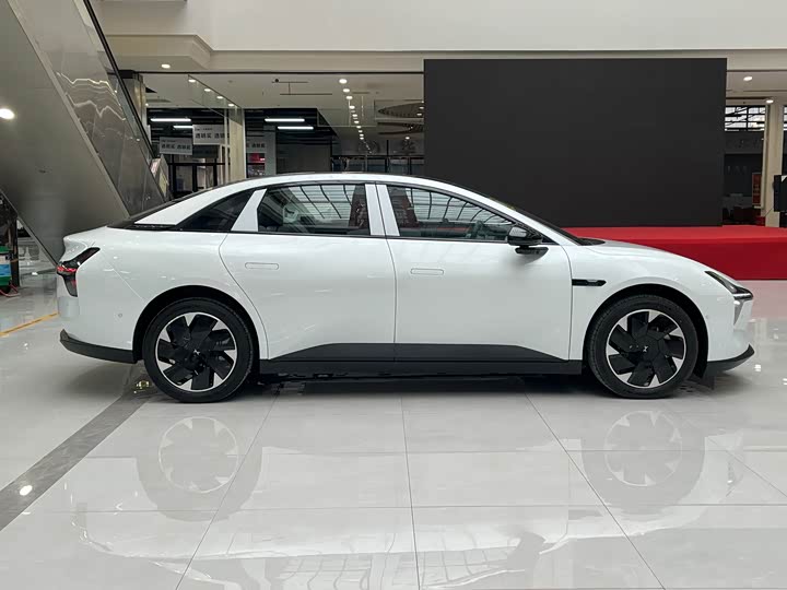 Фото 4 - XPeng Mona M03