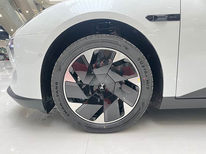 Фото 6 - XPeng Mona M03