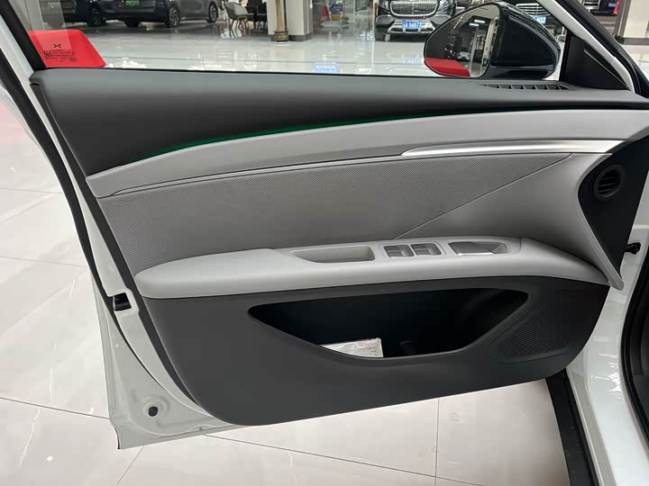 Фото 7 - XPeng Mona M03