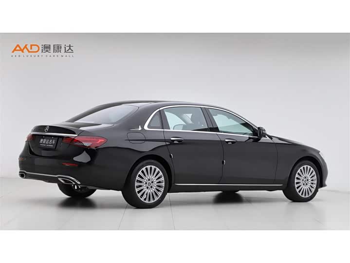 Photo 3 - Mercedes-Benz E-Class