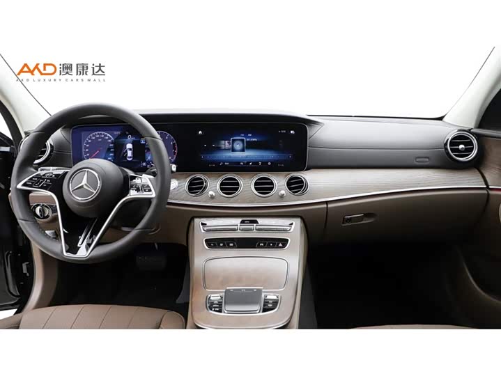 Photo 5 - Mercedes-Benz E-Class