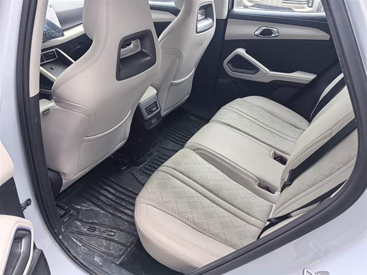 Фото 5 - BYD Yuan Up