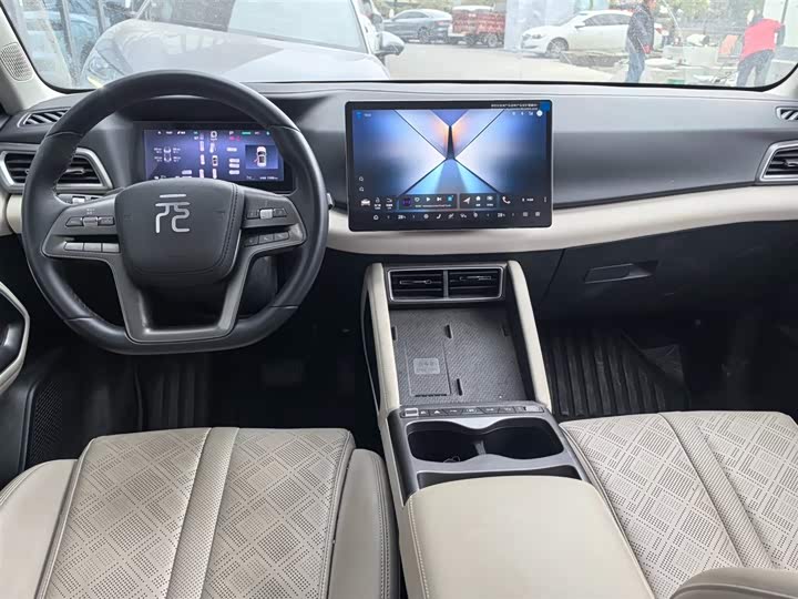 Фото 6 - BYD Yuan Up