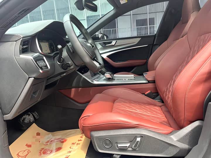 Фото 4 - Audi A7L