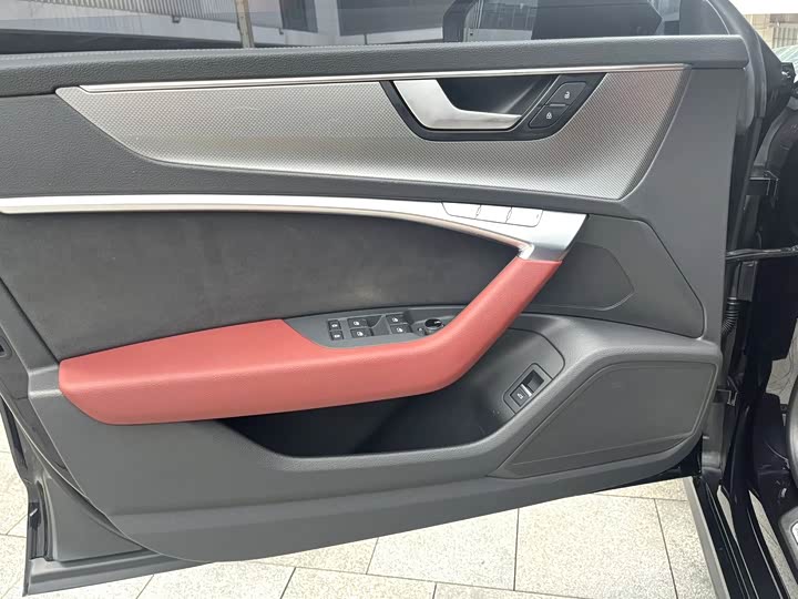 Фото 6 - Audi A7L