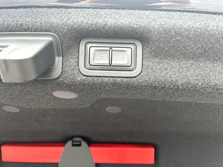 Фото 7 - Audi A7L