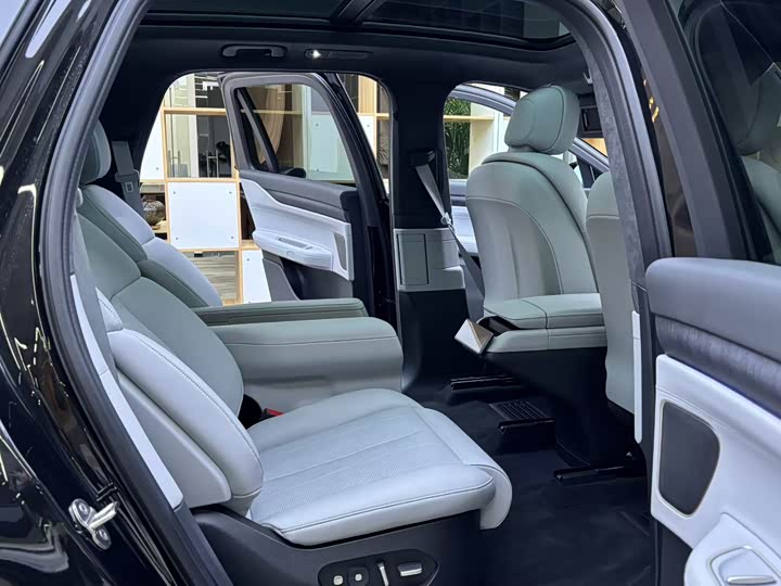 Фото 4 - Nio ES8