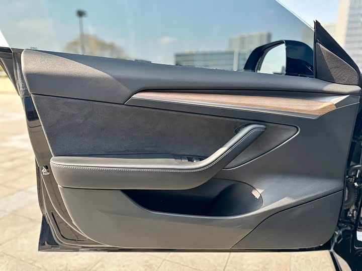 Фото 5 - Tesla Model 3