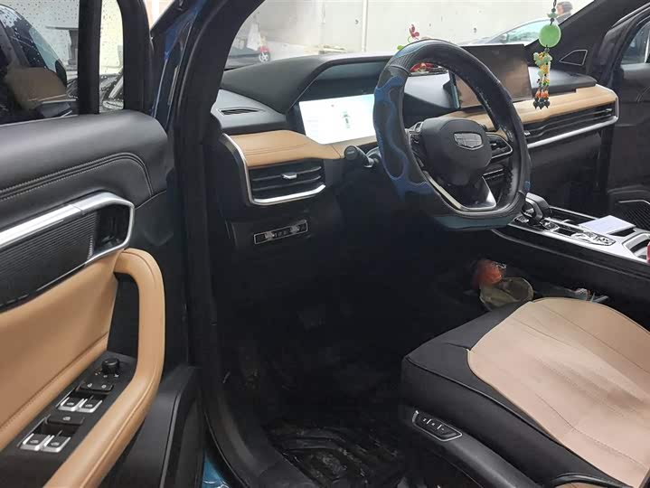 Фото 9 - Geely Okavango L