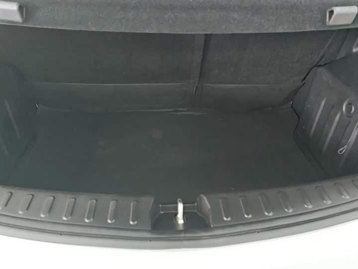 Фото 4 - Geely Vision X3