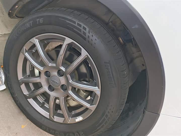 Фото 6 - Geely Vision X3