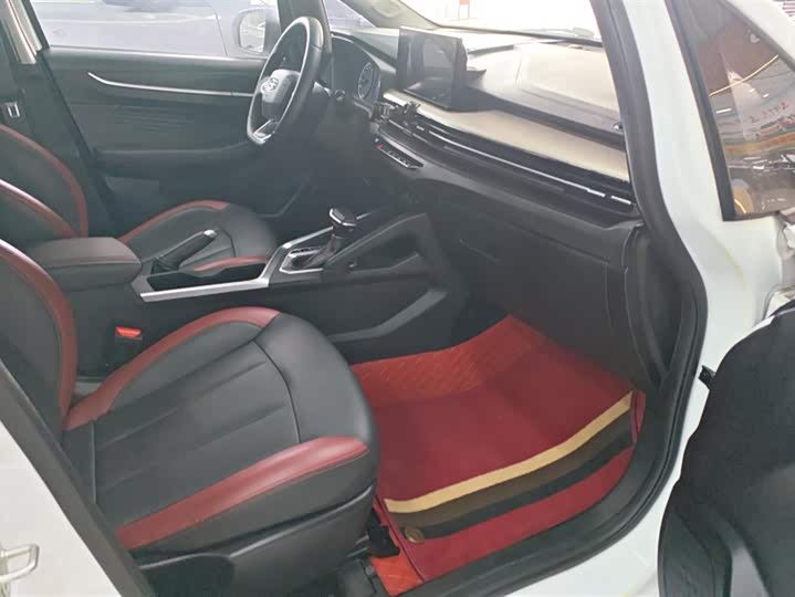 Фото 8 - Geely Vision X3