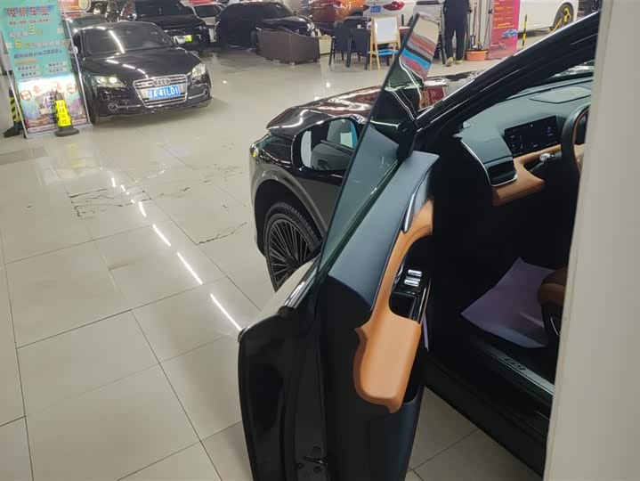 Фото 7 - XPeng G9