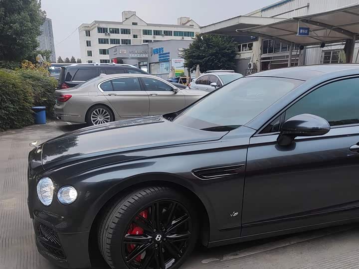 Фото 2 - Bentley Flying Spur