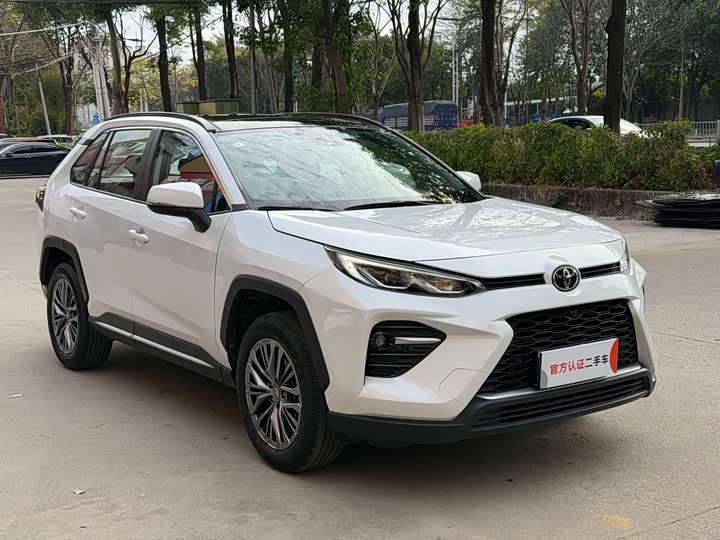 Фото 3 - Toyota Wildlander