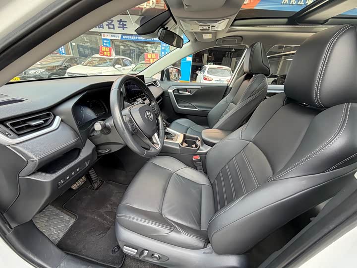 Фото 7 - Toyota Wildlander