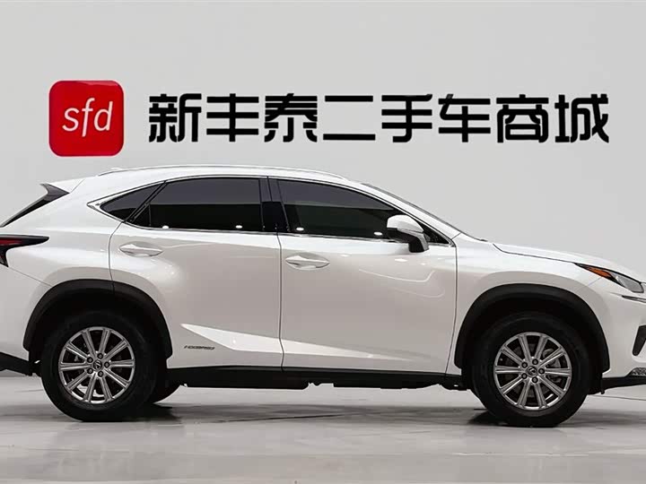 Фото 3 - Lexus NX