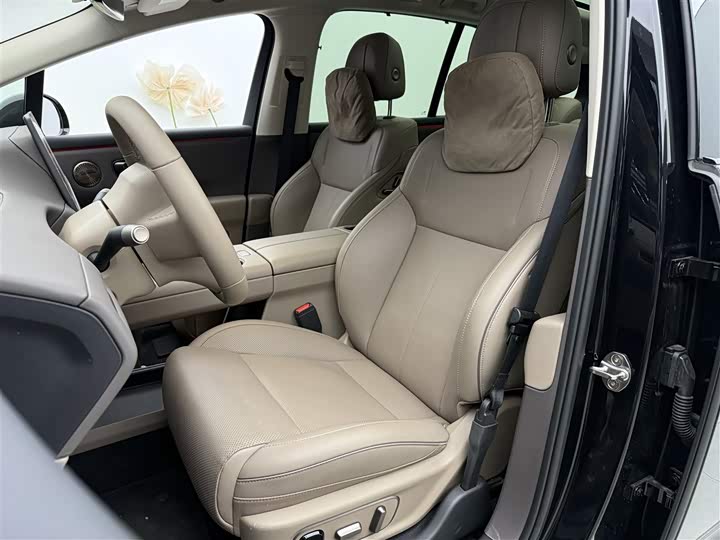 Фото 3 - LiXiang i8