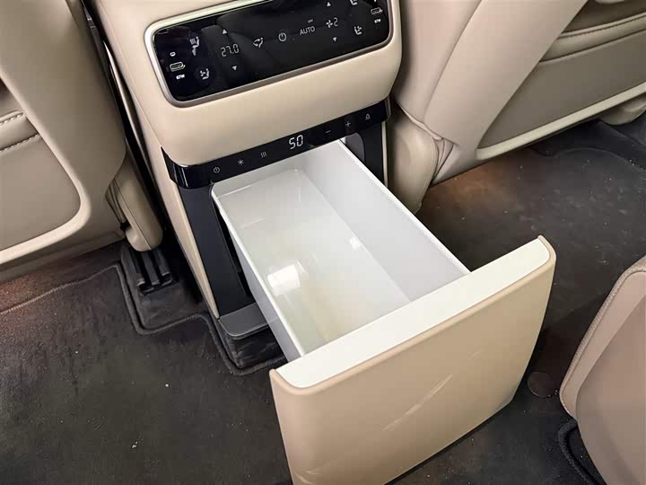 Фото 7 - LiXiang i8