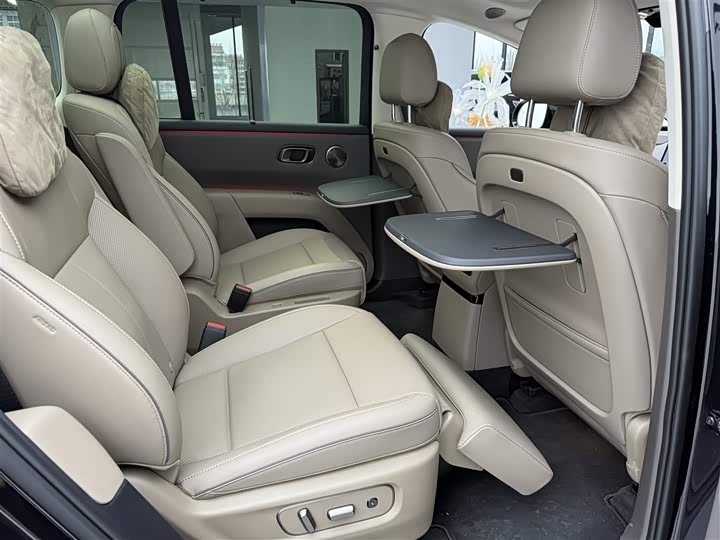 Фото 9 - LiXiang i8