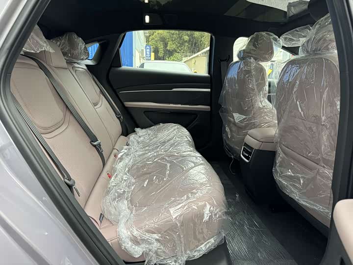 Фото 8 - XPeng Mona M03