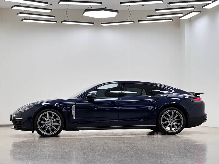 Фото 4 - Porsche Panamera