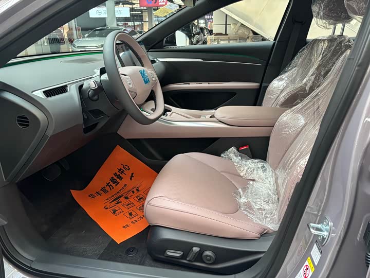 Фото 9 - XPeng Mona M03